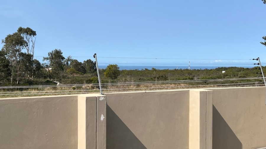 To Let 4 Bedroom Property for Rent in Fountains Estate Eastern Cape
